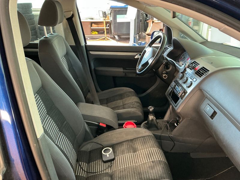 Volkswagen Touran 1.9 TDI United 2008 – снимка 3