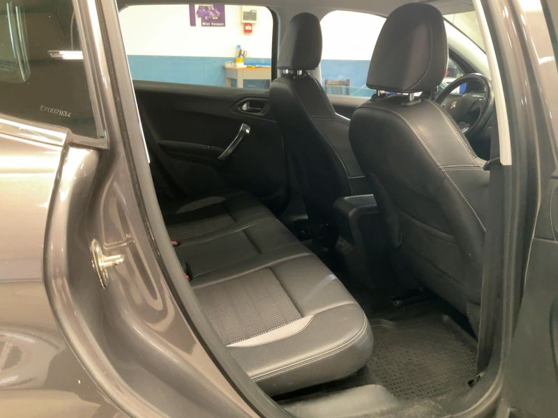 Peugeot 2008 1.6 Allure 2014 – снимка 19