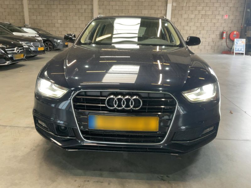 Audi A4 2.0 TDI Attraction 2014 – снимка 9