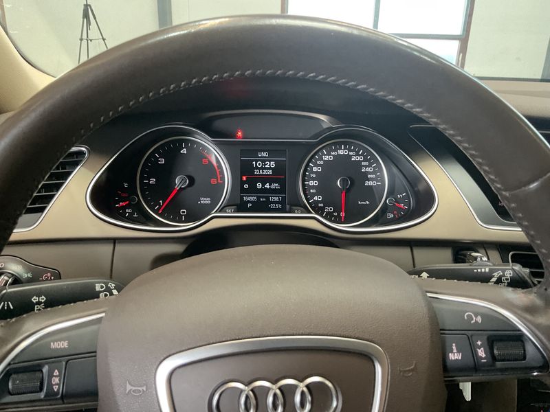 Audi A4 2.0 TDI Attraction 2014 – снимка 13