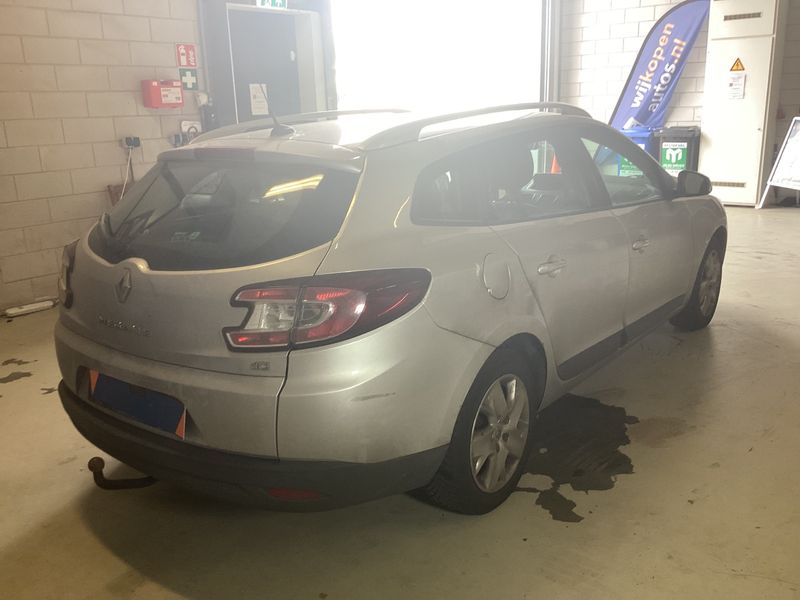 Renault Megane 1.5 dCi Expression 2012 – снимка 2