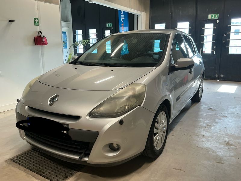 Renault Clio 1.2 TCe Dynamique 2009 – снимка 1