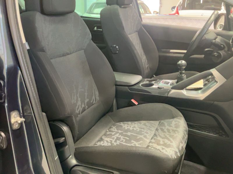 Peugeot 3008 1.6 HDi Allure 2011 – снимка 16