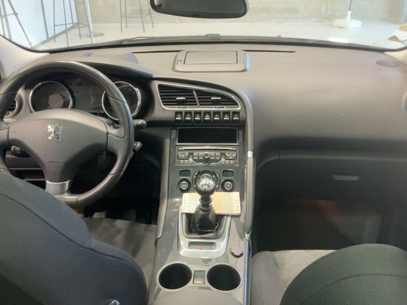 Peugeot 3008 1.6 HDi Allure 2011 – снимка 17