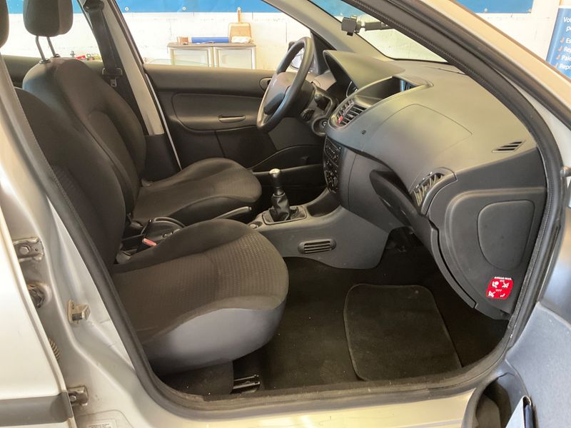 Peugeot 206+ 1.4 Urban 2011 – снимка 3