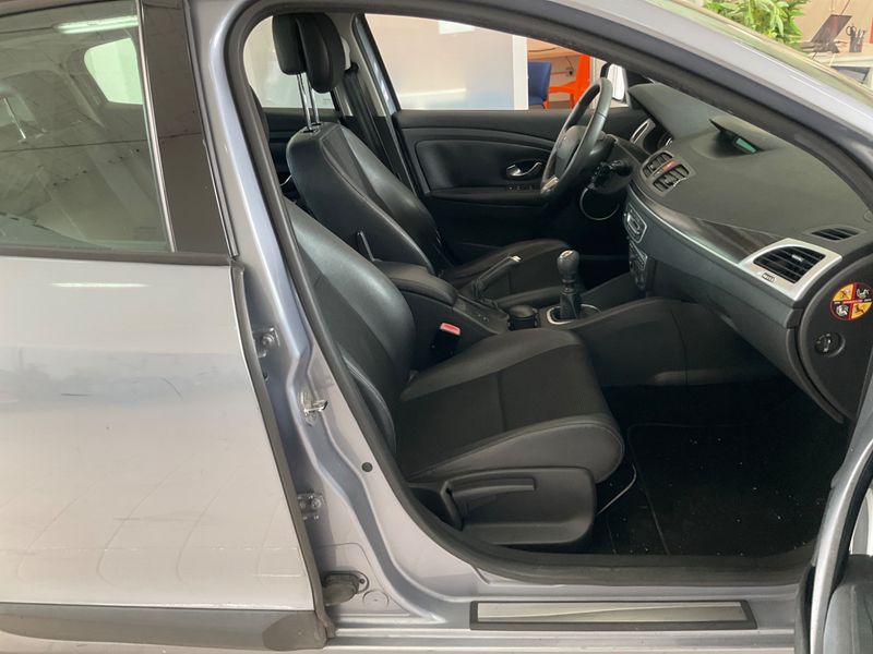 Renault Megane 1.5 dCi Luxe 2009 – снимка 3