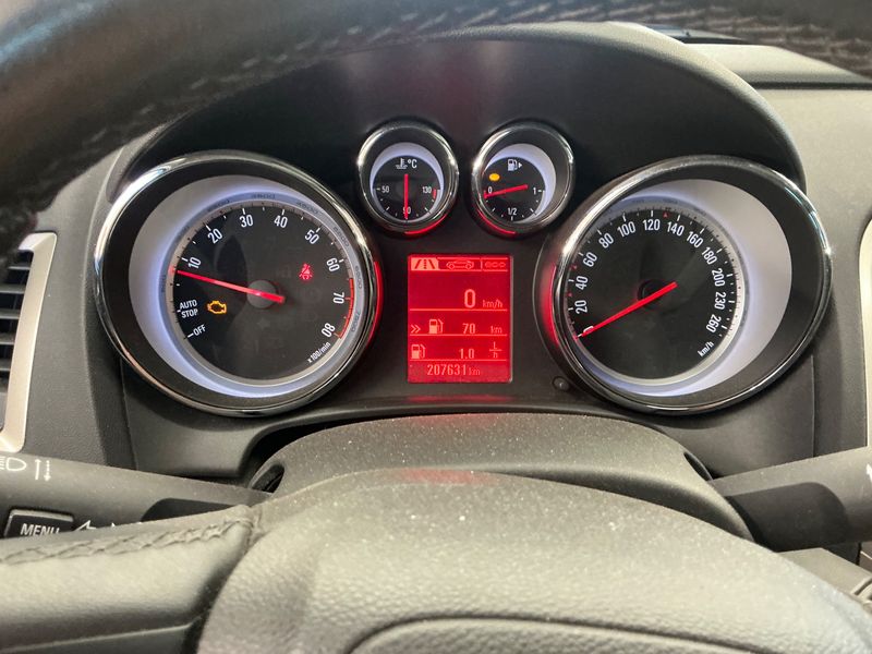 Opel Astra 1.4 Turbo Active 2013 – снимка 4