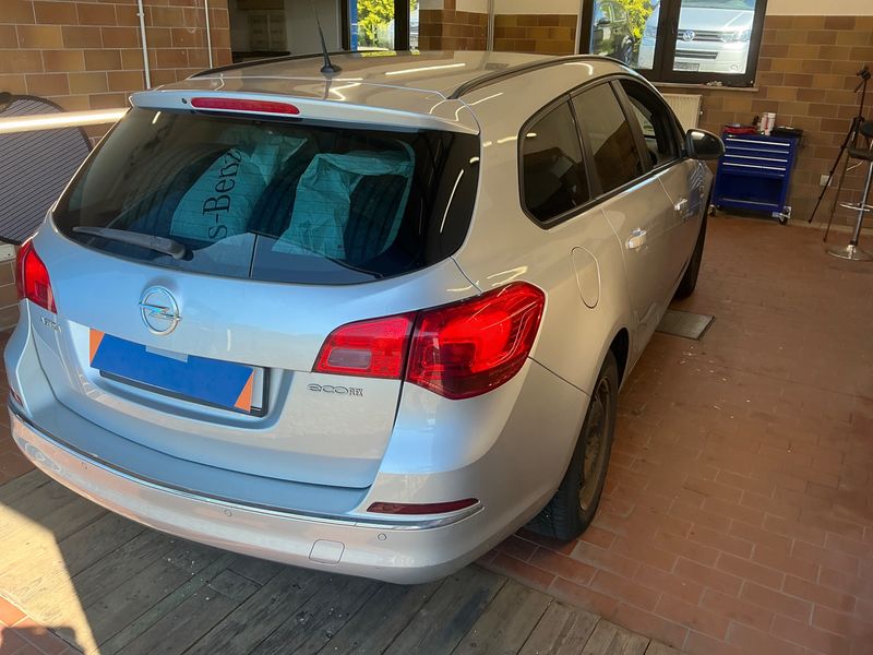 Opel Astra 1.4 Turbo Active 2013 – снимка 2