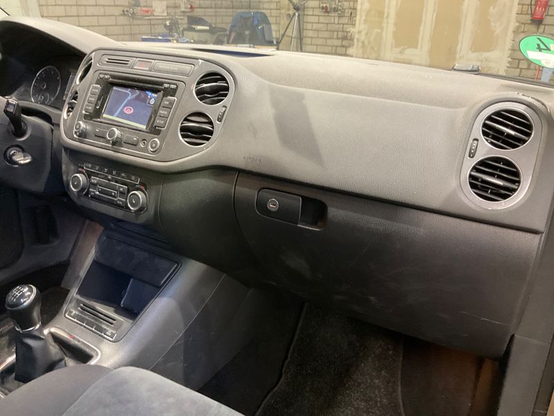 Volkswagen Tiguan 2.0 TDI Track & Style 4Motion 2011 – снимка 48