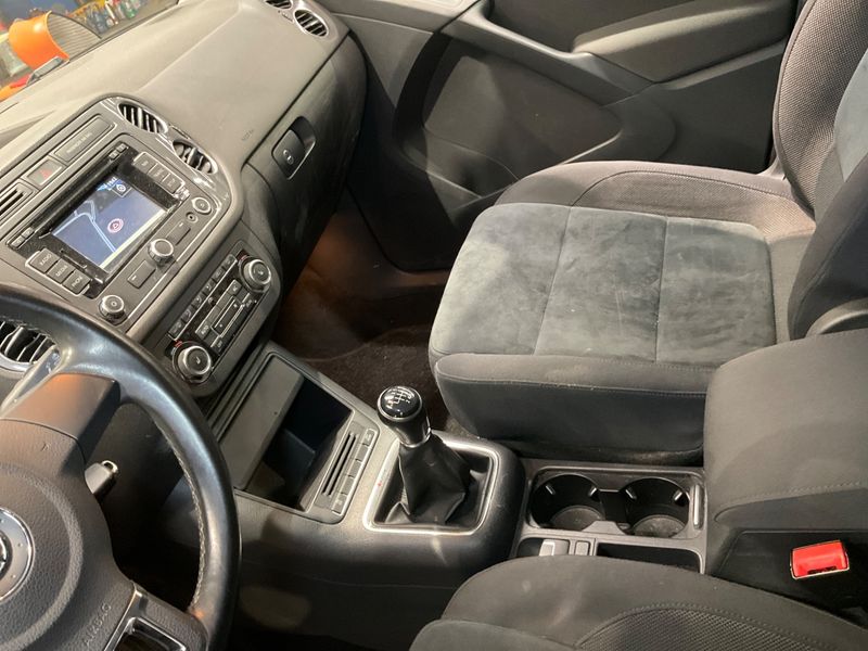 Volkswagen Tiguan 2.0 TDI Track & Style 4Motion 2011 – снимка 35