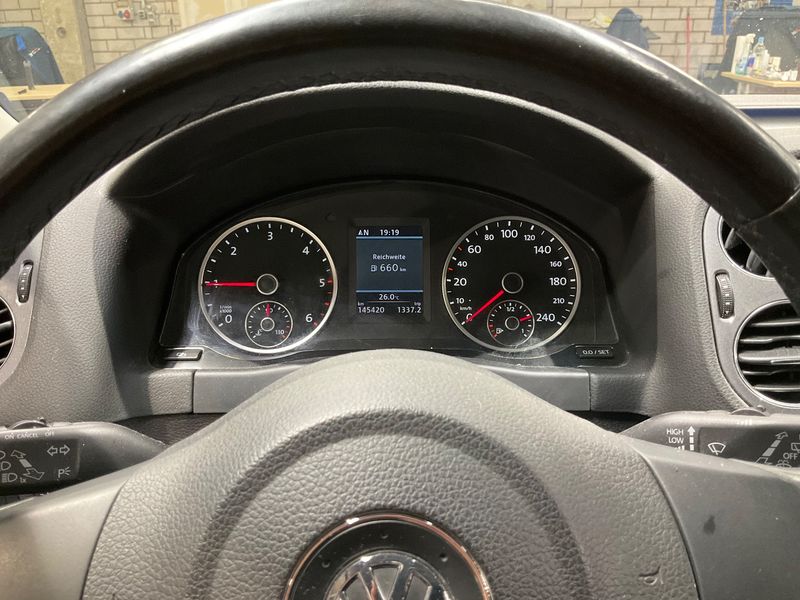 Volkswagen Tiguan 2.0 TDI Track & Style 4Motion 2011 – снимка 19