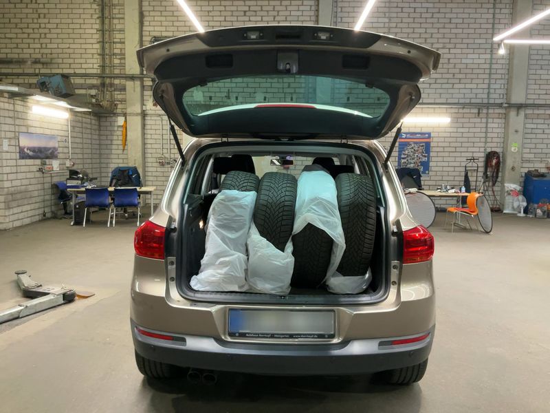 Volkswagen Tiguan 2.0 TDI Track & Style 4Motion 2011 – снимка 16