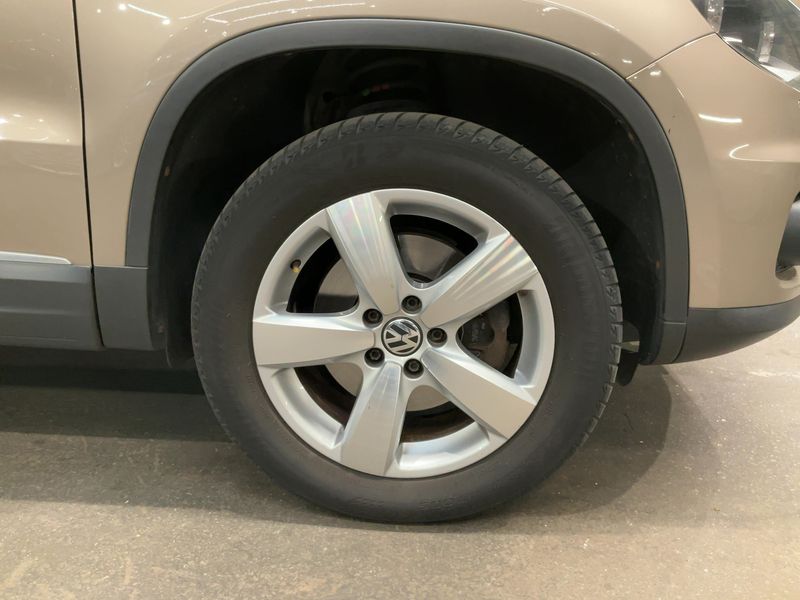 Volkswagen Tiguan 2.0 TDI Track & Style 4Motion 2011 – снимка 11