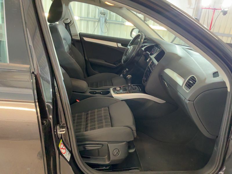 Audi A4 2.0 TDI Ambition 2011 – снимка 17