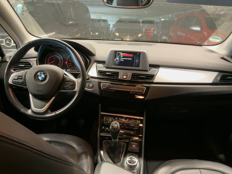 BMW 2er 216i Active Tourer Advantage 2016 – снимка 18
