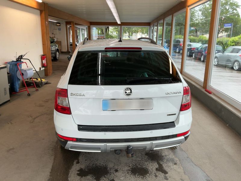 Skoda Octavia 2.0 TDI Scout 4x4 2016 – снимка 7