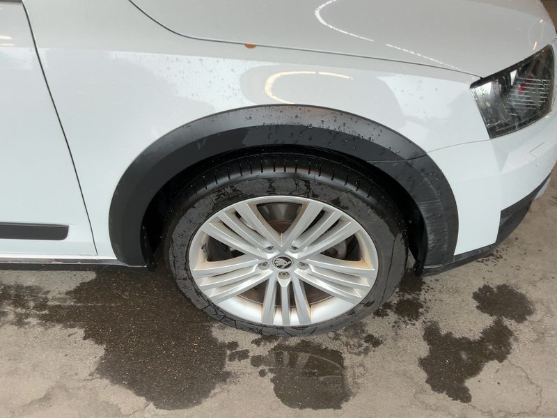 Skoda Octavia 2.0 TDI Scout 4x4 2016 – снимка 11