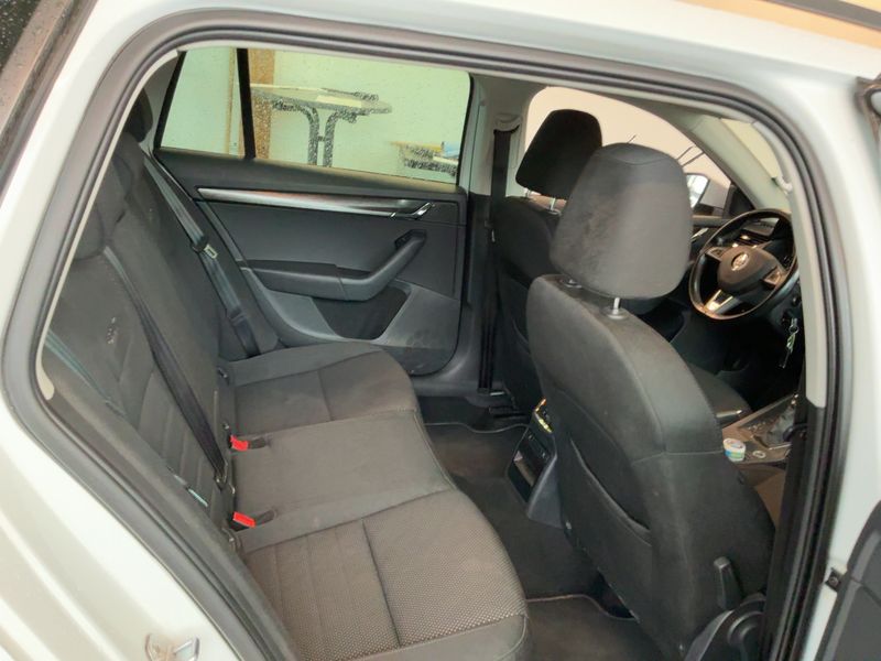 Skoda Octavia 2.0 TDI Scout 4x4 2016 – снимка 20