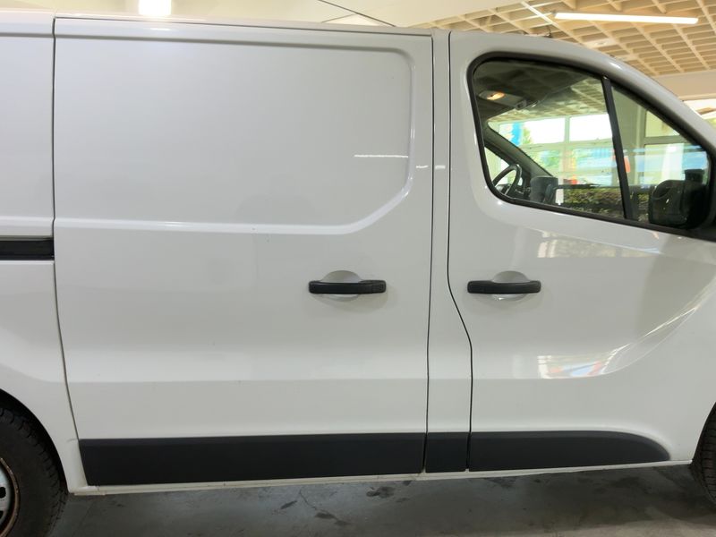 Renault Trafic 1.6 dCi L1H1 2,7t Komfort 2016 – снимка 10