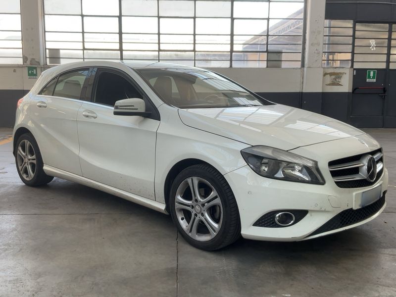 Mercedes-Benz A-Klasse A 180 CDI BlueEfficiency Urban 2013 – снимка 12