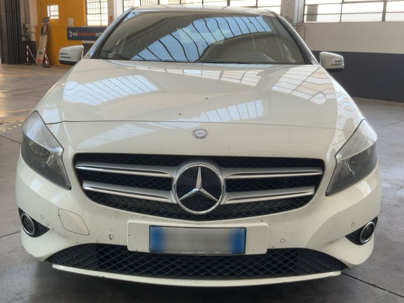 Mercedes-Benz A-Klasse A 180 CDI BlueEfficiency Urban 2013 – снимка 14