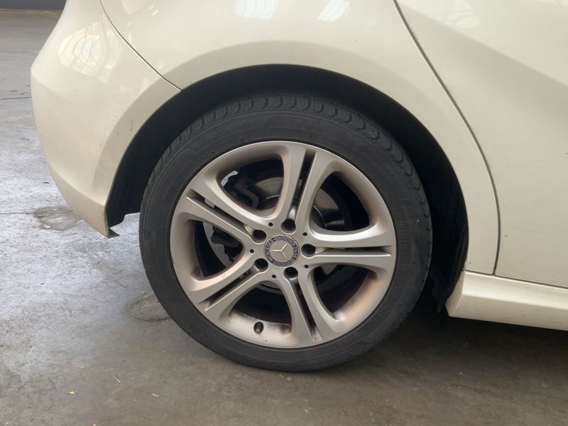 Mercedes-Benz A-Klasse A 180 CDI BlueEfficiency Urban 2013 – снимка 9