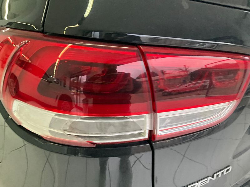 Kia Sorento 2.2 CRDi Loft 2WD 2017 – снимка 30