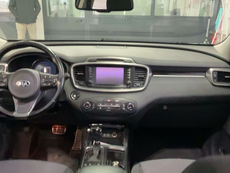 Kia Sorento 2.2 CRDi Loft 2WD 2017 – снимка 17