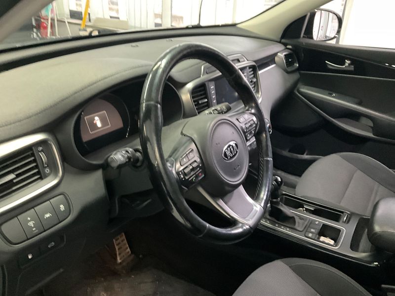 Kia Sorento 2.2 CRDi Loft 2WD 2017 – снимка 23
