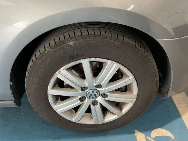 Volkswagen Golf VI 1.6 TDI Advance 2009 – снимка 20
