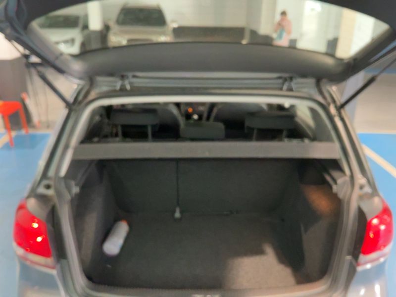 Volkswagen Golf VI 1.6 TDI Advance 2009 – снимка 10