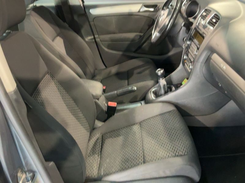 Volkswagen Golf VI 1.6 TDI Advance 2009 – снимка 11