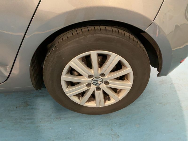Volkswagen Golf VI 1.6 TDI Advance 2009 – снимка 18