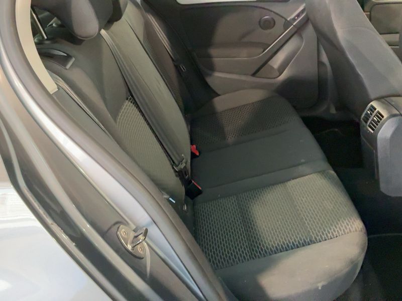Volkswagen Golf VI 1.6 TDI Advance 2009 – снимка 14