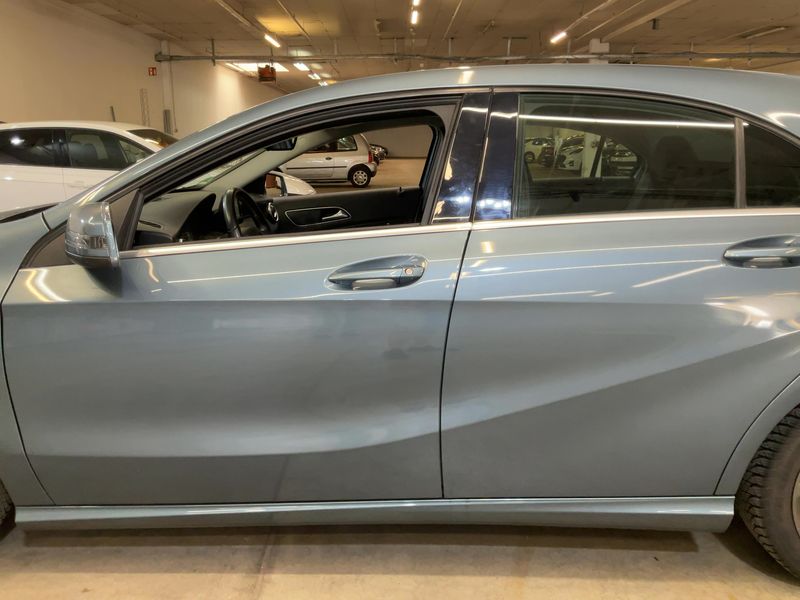 Mercedes-Benz A-Klasse A 180 BlueEfficiency Urban 2014 – снимка 4