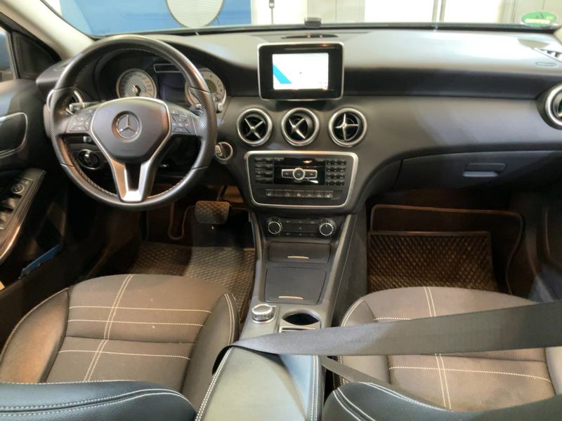 Mercedes-Benz A-Klasse A 180 BlueEfficiency Urban 2014 – снимка 17