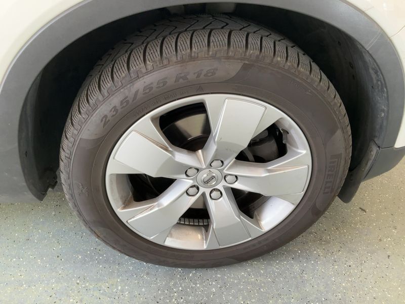 Volvo XC40 2.0 D4 Momentum Pro AWD 2019 – снимка 11