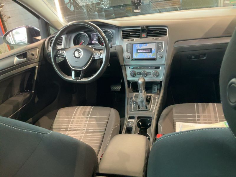 Volkswagen Golf VII 1.2 TSI Lounge BlueMotion Tech 2016 – снимка 17