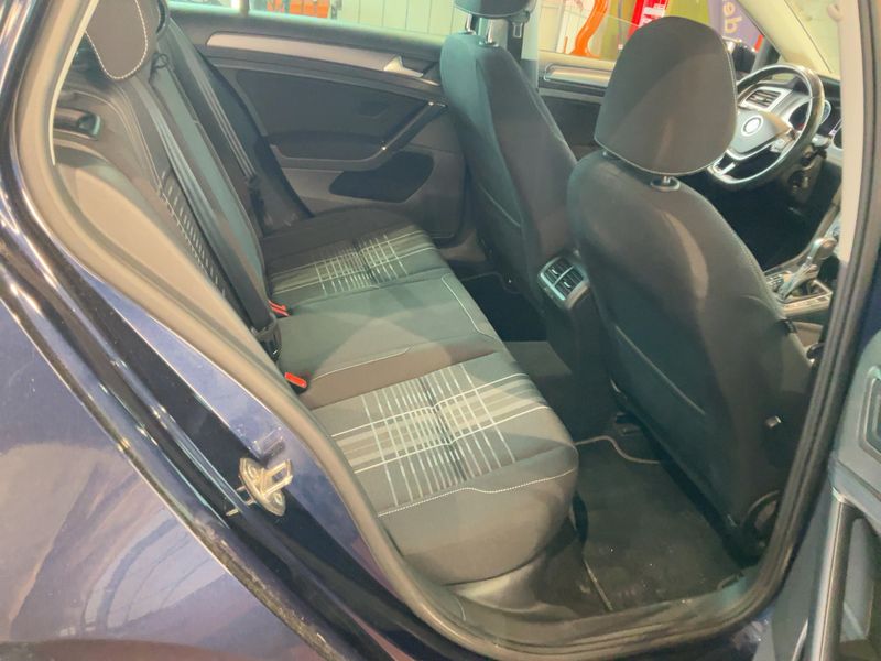 Volkswagen Golf VII 1.2 TSI Lounge BlueMotion Tech 2016 – снимка 19