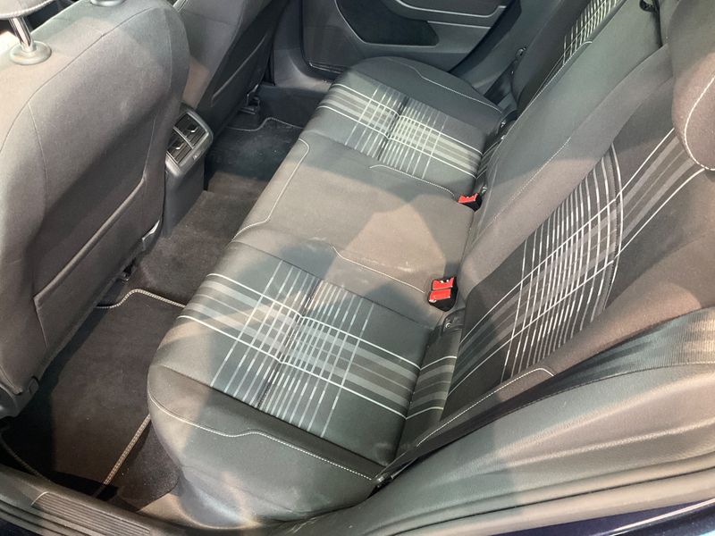 Volkswagen Golf VII 1.2 TSI Lounge BlueMotion Tech 2016 – снимка 29