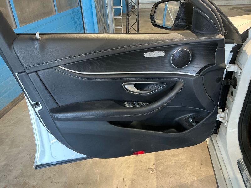 Mercedes-Benz E-Klasse E 400 d T 4Matic AMG Line 2019 – снимка 23
