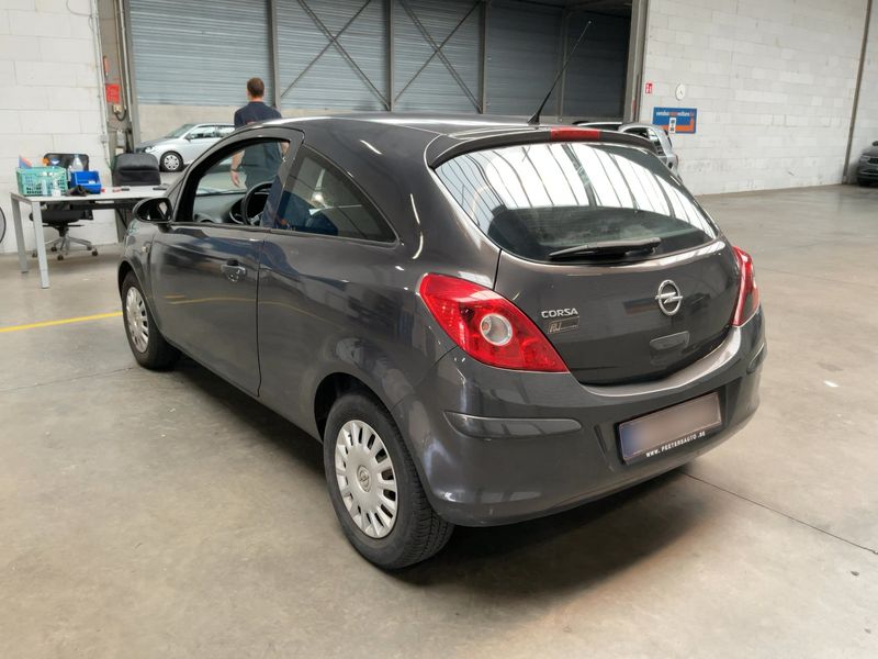 Opel Corsa 1.2 Selection 2013 – снимка 6