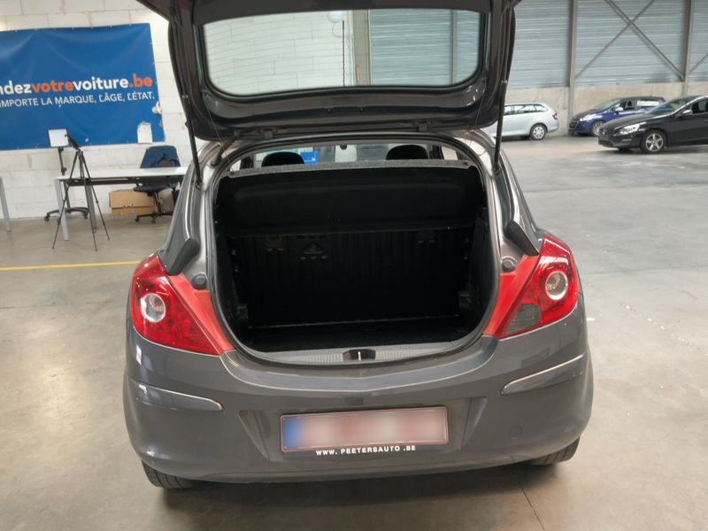 Opel Corsa 1.2 Selection 2013 – снимка 15