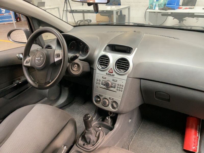 Opel Corsa 1.2 Selection 2013 – снимка 17