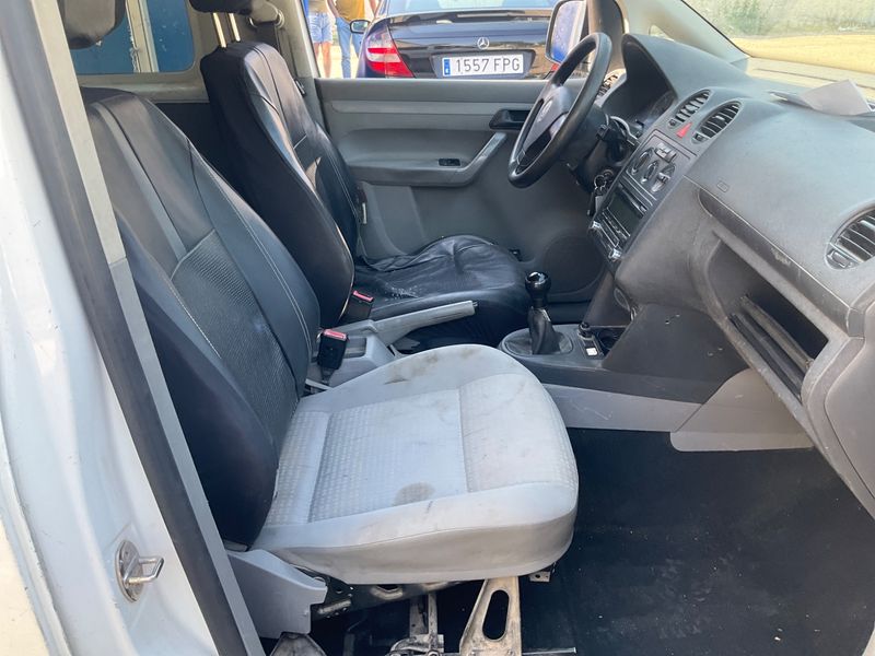Volkswagen Caddy 1.9 TDI Kombi 2010 – снимка 3