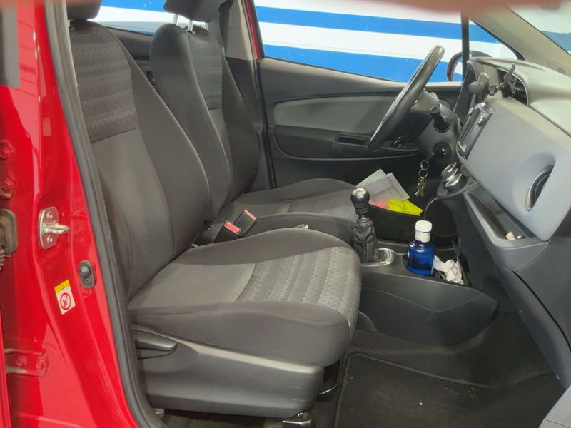 Toyota Yaris 1.33 Dual VVT-i Active 2016 – снимка 16