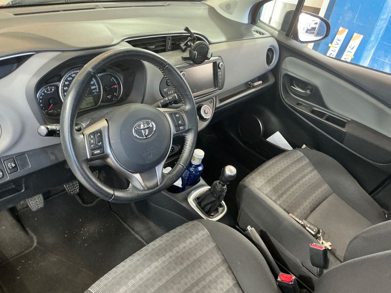 Toyota Yaris 1.33 Dual VVT-i Active 2016 – снимка 27