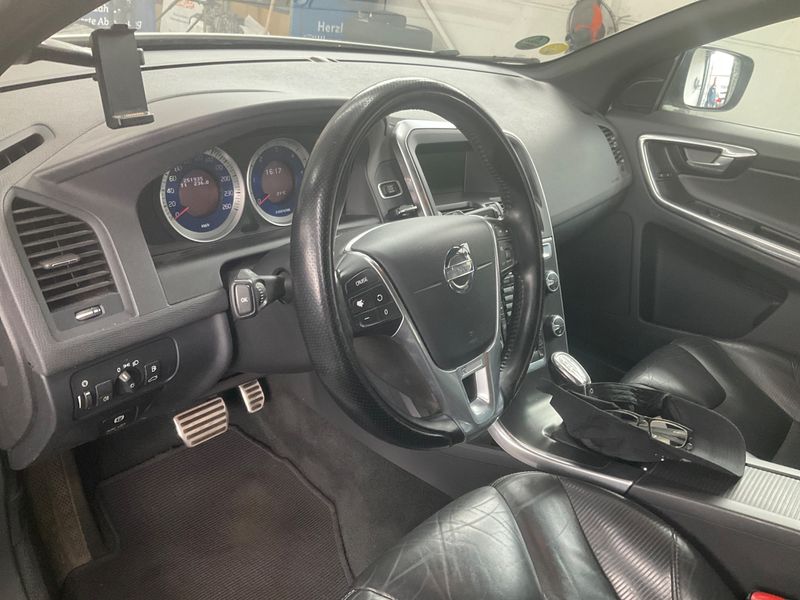 Volvo XC60 2.4 D4 R-Design AWD 2013 – снимка 28