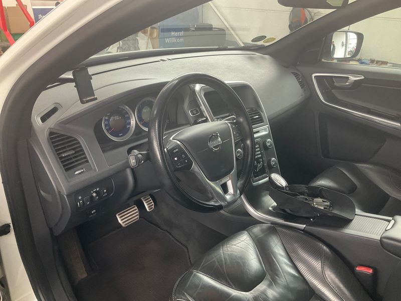 Volvo XC60 2.4 D4 R-Design AWD 2013 – снимка 26