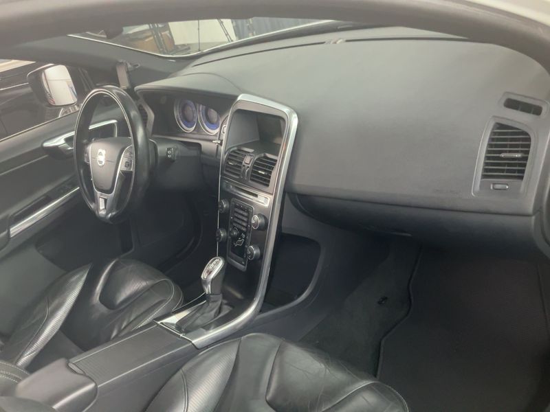 Volvo XC60 2.4 D4 R-Design AWD 2013 – снимка 17
